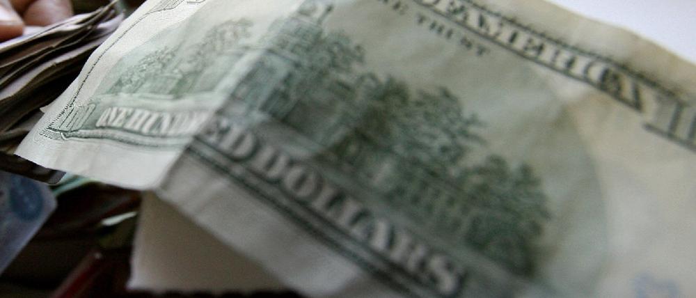 dollar_afp_01_03