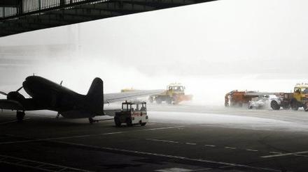 193251_3_080103_tempelhof_dpa.JPG