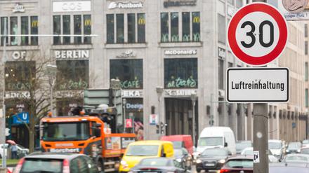 Ein Straßenschild auf der Leipziger Straße in Berlin