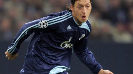Özil2