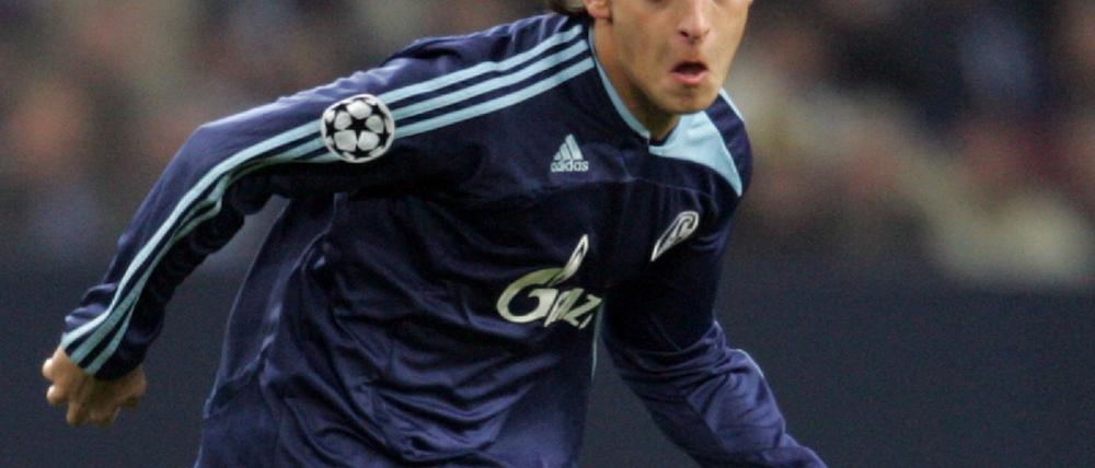 Özil2