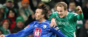 Petri Pasanen (r.) gegen Christoph Dabrowski