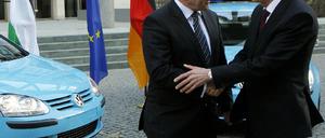 Steinmeier übergibt Polizeiautos an Palästina