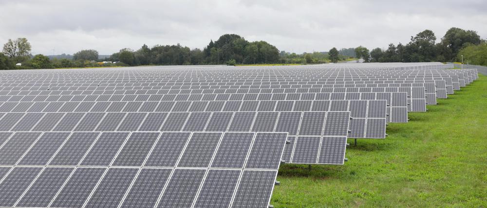 Potsdam gewinnt Energie aus Sonne: Solarflächen nähe Marquardt an der A10.