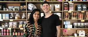 Alles Schokolade. Lúcia de Brito und Dario Deserri haben „Das süße Leben“ vor zwei Jahren mehr oder weniger zufällig entdeckt und es dann übernommen. 