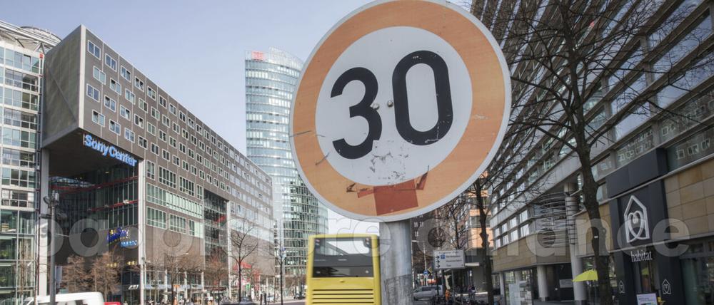 Mach mal langsam. Am Potsdamer Platz gilt schon lange Tempo 30.