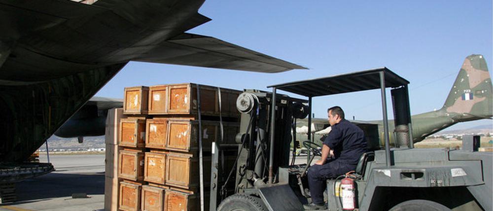 Griechische Hilfslieferung für Zyklon-Opfer in Birma