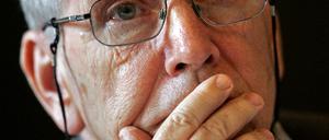 Amos Oz