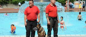 Sicherheitsleute im Prinzenbad