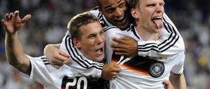 Mertesacker jubelt