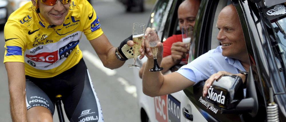 Carlos Sastre feiert