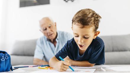 Manchmal trügt der schöne Schein, Großeltern und Enkel haben zwar in Deutschland nach eigenem Empfinden gute Beziehungen, dennoch kracht es häufiger zwischen den Großeltern und den Eltern.