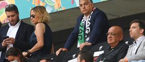 19.06.2021, Ungarn, Budapest: Fußball: EM, Ungarn - Frankreich, Vorrunde, Gruppe F, 2. Spieltag in der Puskas-Arena: Der ungarische Ministerpräsident Viktor Orban sitzt auf der Tribüne. Foto: Robert Michael/dpa-Zentralbild/dpa +++ dpa-Bildfunk +++