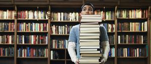 Na, was denn jetzt? Welches Fach am besten den eigenen Interessen entspricht, kann man auch in einigen Online-Assessments herausfinden. Letztlich gilt: wählen, worauf man wirklich Lust hat.