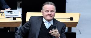 Georg Pazderski (AfD) nimmt an der 56. Plenarsitzung im Berliner Abgeordnetenhaus zur Corona-Krise teil. +++ dpa-Bildfunk +++