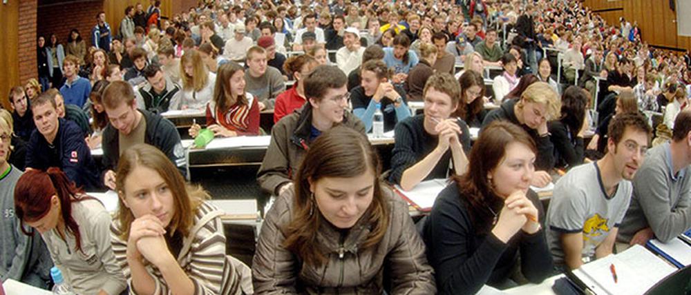 Studierende im Hörsaal