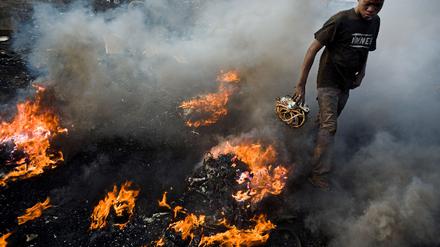 GHANA E-WASTE