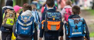 Zurück in die Schule - aber unter welchen Bedingungen? Die aktuellen Pläne der Schulminister:innen könnten schnell überholt sein.