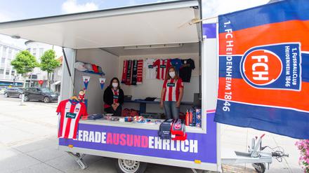 „Geradeaus und ehrlich“ – das ist das Motto des 1. FC Heidenheim. Die Fußballer aus Ost-Württemberg möchten in der Relegation gegen Bremen den Aufstieg in die Bundesliga schaffen. 