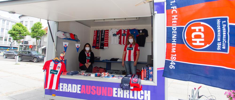 „Geradeaus und ehrlich“ – das ist das Motto des 1. FC Heidenheim. Die Fußballer aus Ost-Württemberg möchten in der Relegation gegen Bremen den Aufstieg in die Bundesliga schaffen.
