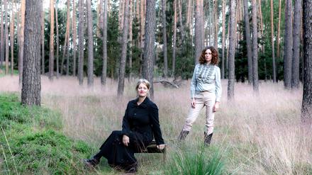 Asta Maria Krohn (l.) und Helena Giuffrida leiten das Berliner Bestattungsunternehmen Asta & Helena.