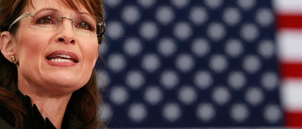 Palin Leads Campaign Rally In Virginia