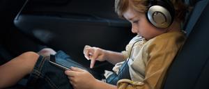 Tablets können Kinder stundenlang in den Bann ziehen. 