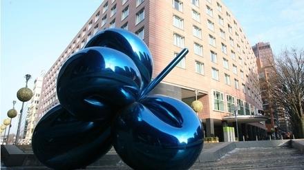 251198_3_Koons.jpeg