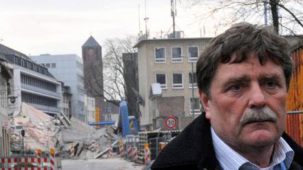 Koelns Oberbuergermeister nach Gebaeudeeinsturz unter Druck
