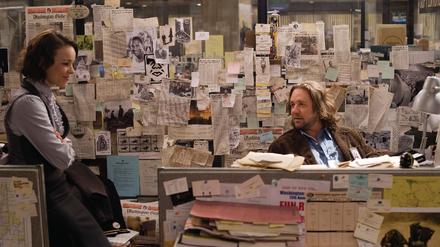 Rachel McAdams (Della Frye) and Russell Crowe (Cal McAffrey) in STATE OF PLAY