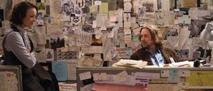 Rachel McAdams (Della Frye) and Russell Crowe (Cal McAffrey) in STATE OF PLAY