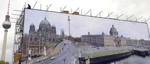 Es stand schon vorher zur Debatte, jetzt ist es offiziell: Der ab 2011 geplante Wiederaufbau des Berliner Stadtschlosses wird verschoben - auf 2014.