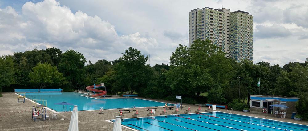 Im Kombibad Spandau-Süd gibt es zwei Außen- und zwei Innenbecken.  