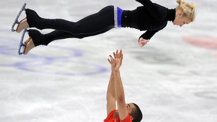 OLY-2010-FSKATE-PAIRS-TRAINING