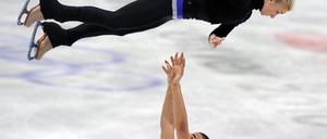 OLY-2010-FSKATE-PAIRS-TRAINING