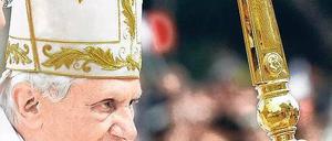 Unter dem Jubel der Gläubigen. Papst Benedikt XVI. feierte am Sonntag in Malta eine Messe mit rund 40 000 Menschen. Die Missbrauchsdebatte ist zum beherrschenden Problem seines Pontifikats geworden – und auch auf der Mittelmeerinsel ein Thema. Foto: dpa