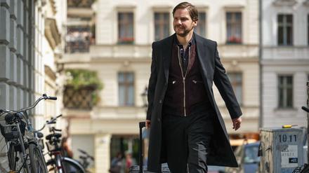 Daniel Brühl in „Nebenan“, seinem Debüt als Regisseur