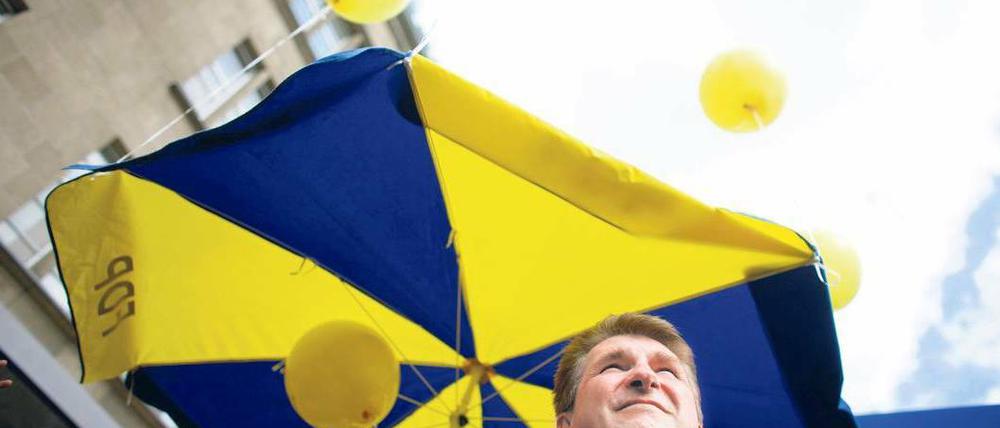 Himmel, hilf. FDP-Landeschef Andreas Pinkwart hat mit dem schlechten Start der Bundespartei und eigenen Fehlern zu kämpfen. 