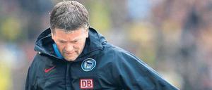Haltung bewahren. Friedhelm Funkel trifft heute mit Hertha auf Frankfurt. Fünf Jahre hat er die Eintracht trainiert, ein komisches Gefühl sei es, zurückzukehren, sagt Funkel. 