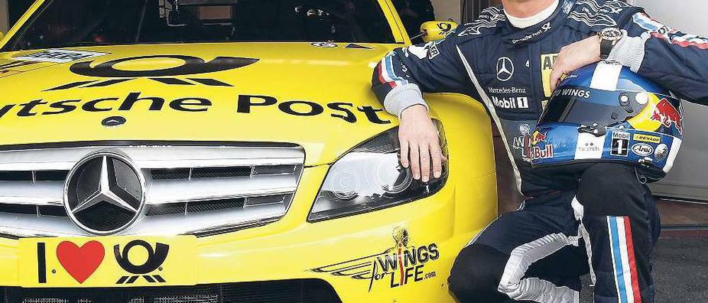 Mein Auto und ich. Der frühere Formel-1-Vizeweltmeister David Coulthard macht sich mit dem AMG-Mercedes des Berliner Mücke-Teams vertraut. Foto: Imago