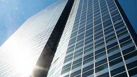 Teure Immobilien. Die Hauptverwaltung von Goldman Sachs in New York. Die Investmentbank hat auch Pech gehabt mit einem Fonds für Gewerbeimmobilien. Foto: dpa