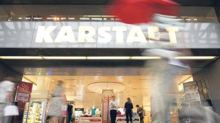 Das Warten hat ein Ende. Seit Freitagnachmittag liegt ein erstes konkretes Kaufangebot für alle 120 Karstadt-Häuser vor.