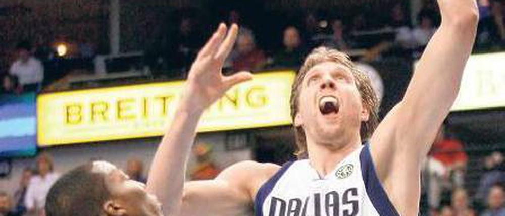 Der nächste Anlauf. Nowitzki träumt immer noch von der Meisterschaft. Foto: Reuters