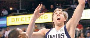 Der nächste Anlauf. Nowitzki träumt immer noch von der Meisterschaft. Foto: Reuters