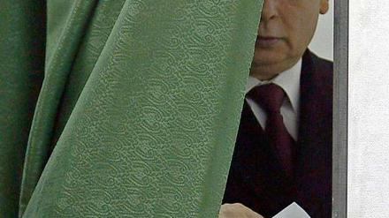 Polens ehemaliger Premierminister Jaroslaw Kaczynski wagt sich vor und will Präsident werden.