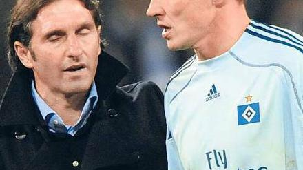 Ohne Blickkontakt. Trainer Bruno Labbadia und Frank Rost verstehen sich nicht mehr gut.