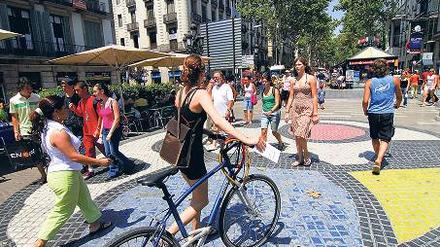 Flanieren und studieren. Barcelona hält neben den Vorlesungen viel Zerstreuung bereit – zum Beispiel bei einer Tour über die Promenade „Las Ramblas“.