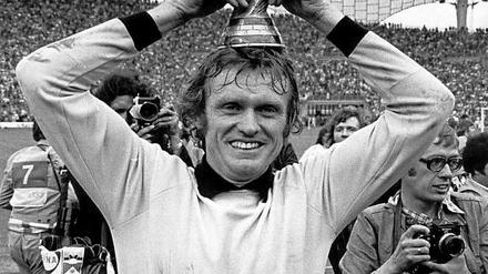 Sepp Maier feiert 1974 im Münchner Olympiastadion den Gewinn der Weltmeisterschaft.