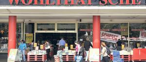 Zwei Verkäufer sind zu viel. Pro Filiale gibt es nur noch einen Mitarbeiter – nun steigt die Zahl der Ladendiebstähle.