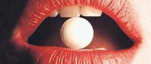 Einst wurde sie als Befreiung überhöht, heute sieht man sie eher pragmatisch – die Pille. Foto: ullstein bild/Posselt